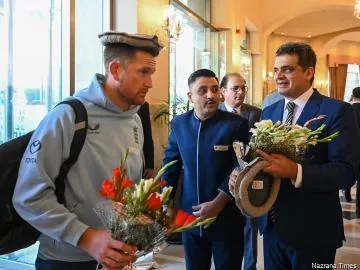पाकिस्तान और श्रीलंका के साथ त्रिकोणीय वनडे सीरीज के लिए इंग्लैंड की टीम इस्लामाबाद पहुंची