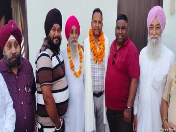 ਸਟੇਟ ਐਵਾਰਡੀ ਸ਼੍ਰੀ ਸੰਤੋਖ ਸਿੰਘ ਮੱਲ੍ਹੀ ਦਾ ਡਾ.ਬਾਵਾ ਦੀ ਅਗਵਾਈ ਵਿੱਚ ਐਨ. ਜੇ. ਪੀ. ਸੀ. ਆਈ ਵਲੋਂ ਕੀਤਾ ਗਿਆ ਸਨਮਾਨ