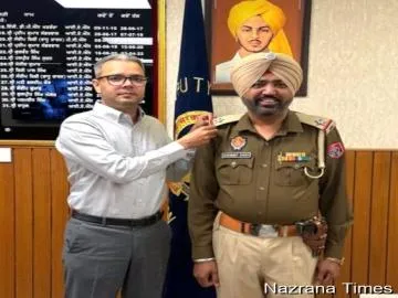 ASI ਵਜੋਂ ਪਦਉੱਨਤ ਦਵਿੰਦਰ ਸਿੰਘ ਨੂੰ DC ਤਰਨਤਾਰਨ ਨੇ ਲਗਾਏ ਥਾਣੇਦਾਰ ਦੇ ਸਟਾਰ