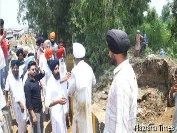 ਰਸੂਲਪੁਰ ਨਹਿਰ ਟੁੱਟਣ ਮਗਰੋਂ ਮੌਕੇ 'ਤੇ ਪਹੁੰਚੇ ਸਰਪੰਚ ਅਵਤਾਰ ਸਿੰਘ ਬਿੱਲਾ ਸ਼ੇਰੋਂ
