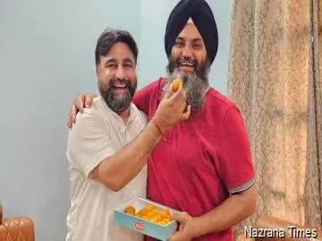 ਚੇਤਨ ਸੂਰੀ ਕਪੂਰਥਲਾ ਭਾਜਪਾ ਦੇ ਬਣੇ ਜ਼ਿਲ੍ਹਾ ਪ੍ਰਧਾਨ:ਪਹੁੰਚੇ ਸਾਬਕਾ ਜ਼ਿਲ੍ਹਾ ਪ੍ਰਧਾਨ ਖੋਜੇਵਾਲ ਦੇ ਘਰ,ਖੋਜੇਵਾਲ ਨੇ ਉਨ੍ਹਾਂ ਨੂੰ ਲੱਡੂ ਖੁਆ ਕੇ ਕੀਤਾ ਸਵਾਗਤ