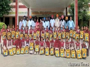 ਸਿੱਖਿਆ ਕ੍ਰਾਂਤੀ ਮੁਹਿੰਮ ਤਹਿਤ ਸਰਕਾਰੀ ਸਕੂਲ ਚੋਹਲਾ ਸਾਹਿਬ ਦੇ ਵਿਦਿਆਰਥੀਆਂ ਨੂੰ ਵੰਡੇ ਸਕੂਲ ਬੈਗ