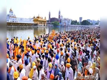 ਪਹਿਲੇ ਪ੍ਰਕਾਸ਼ ਪੁਰਬ ਮੌਕੇ ਸੱਚਖੰਡ ਸ੍ਰੀ ਹਰਿਮੰਦਰ ਸਾਹਿਬ ਵਿਖੇ ਵੱਡੀ ਗਿਣਤੀ ਸੰਗਤਾਂ ਨੇ ਭਰੀ ਹਾਜ਼ਰੀ