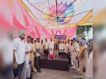 ਕਾਂਗਰਸ ਛੱਡ ਕੇ ਸਰਪੰਚ ਸਮੇਤ ਪੰਚਾਇਤ ਮੈਂਬਰ ਆਮ ਆਦਮੀ ਪਾਰਟੀ ਚ ਹੋਏ ਸ਼ਾਮਲ