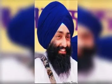ਚੰਡੀਗੜ੍ਹ ਪੁਲਿਸ ਨੇ ਅਕਾਲੀ ਦਲ 'ਵਾਰਿਸ ਪੰਜਾਬ ਦੇ' ਦੇ ਆਗੂ ਚਮਕੌਰ ਸਿੰਘ ਨੂੰ ਯੂਨਾਈਟਡ ਕਿੰਗਡਮ (ਯੂਕੇ) ਤੋਂ ਵਾਪਸ ਆਉਂਦਿਆਂ ਹੀ ਦਿੱਲੀ ਏਅਰ ਤੋਂ ਕੀਤਾ ਗ੍ਰਿਫ਼ਤਾਰ...