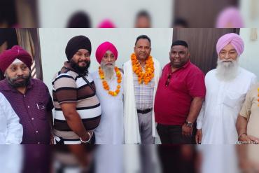 ਸਟੇਟ ਐਵਾਰਡੀ ਸ਼੍ਰੀ ਸੰਤੋਖ ਸਿੰਘ ਮੱਲ੍ਹੀ ਦਾ ਡਾ.ਬਾਵਾ ਦੀ ਅਗਵਾਈ ਵਿੱਚ ਐਨ. ਜੇ. ਪੀ. ਸੀ. ਆਈ ਵਲੋਂ ਕੀਤਾ ਗਿਆ ਸਨਮਾਨ