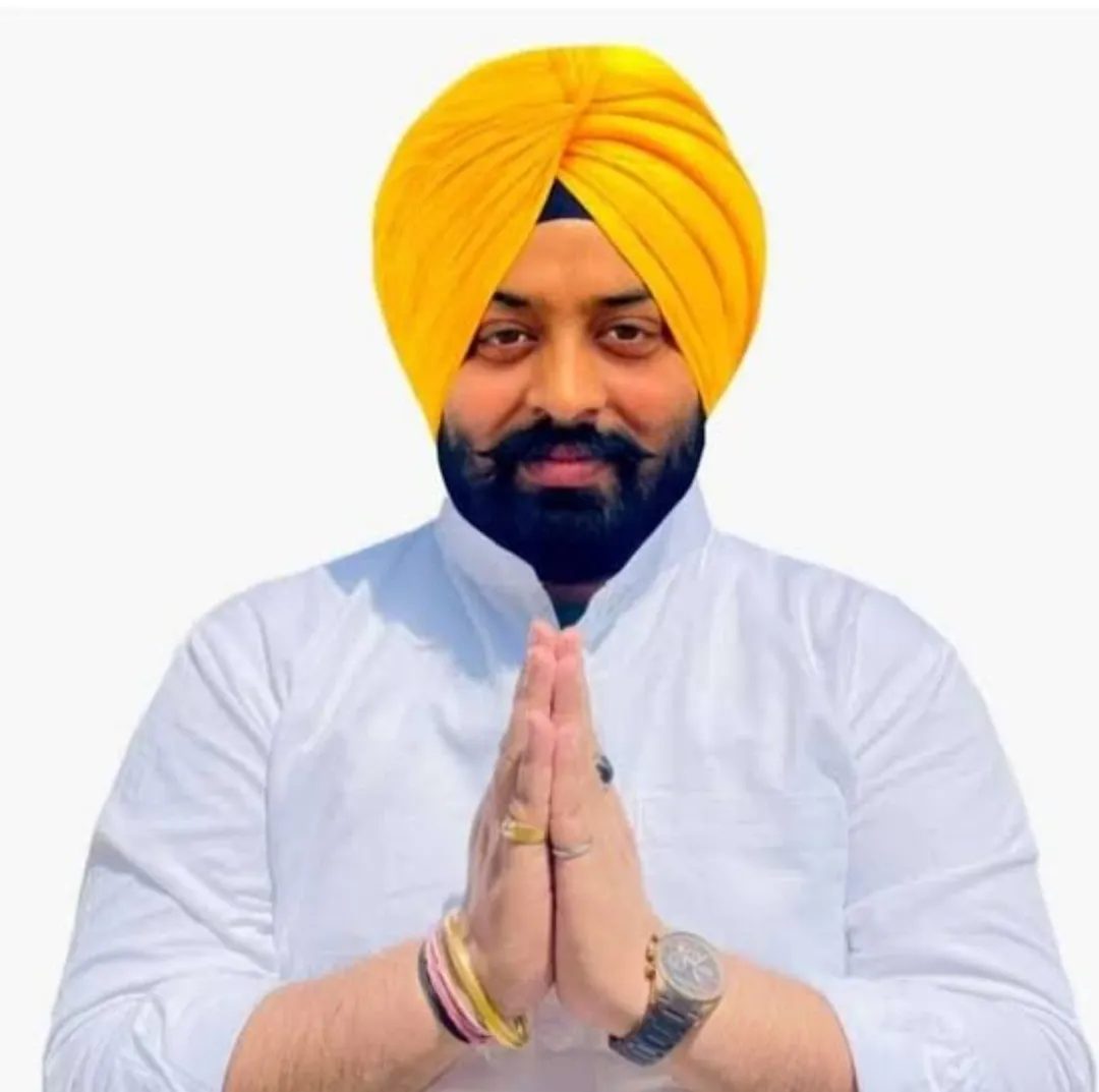 ਕੇਜਰੀਵਾਲ ਦੇ ਪ੍ਰੋ ਦਵਿੰਦਰਪਾਲ ਸਿੰਘ ਭੁੱਲਰ ਤੇਂ ਹੋਰ ਪੰਜਾਬ ਵਿਰੋਧੀ ਫੈਸਲੇ  ਕਾਰਨ  ਆਪ ਦੇ ਫਿਰੋਜ਼ਪੁਰ ਦਿਹਾਤੀ ਤੋ ਉਮੀਦਵਾਰ   ਆਸ਼ੂ ਬੰਗੜ ਨੇ ਪਾਰਟੀ ਦੇ ਸਾਰੇ ਅਹੁਦਿਆਂ ਸਮੇਤ ਮੁੱਢਲੀ ਮੈਂਬਰਸ਼ਿਪ ਤੋਂ ਦਿੱਤਾ ਅਸਤੀਫ਼ਾ