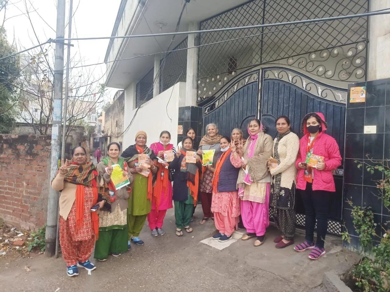 ਗੁਰਸ਼ਰਨਜੀਤ ਕੌਰ ਨੇ ਚੋਣ ਪ੍ਰਚਾਰ ਭਖਾਇਆ,ਡੋਰ ਟੂ ਡੋਰ ਪ੍ਰਚਾਰ ਰਾਹੀਂ ਮਹਿਲਾਵਾਂ ਨਾਲ ਕੀਤੀ ਗੱਲਬਾਤ