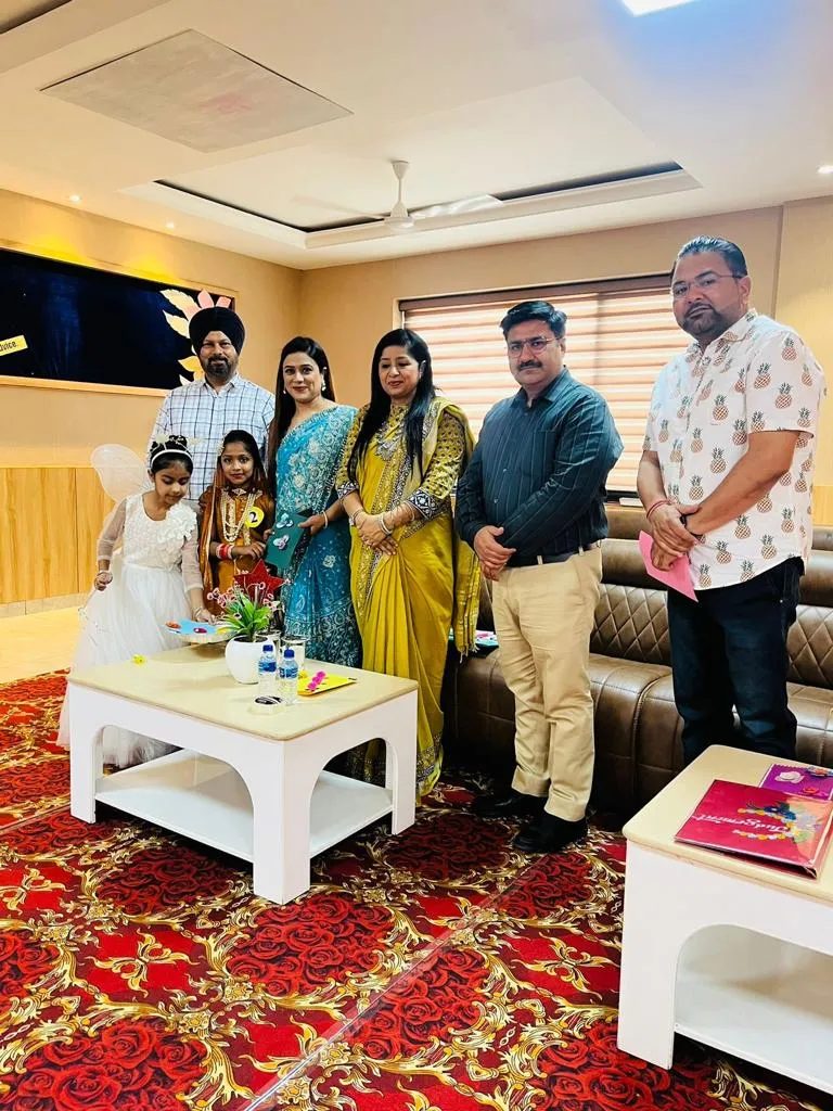 ਦੀ ਇੰਪੀਰੀਅਲ ਸਕੂਲ ਵਿੱਚ ਨੰਨ੍ਹੇ ਮੁੰਨੇ ਬੱਚਿਆਂ ਨੇ ਦਿਖਾਏ ਮਾਡਲਿੰਗ ਦੇ ਜਲਵੇ