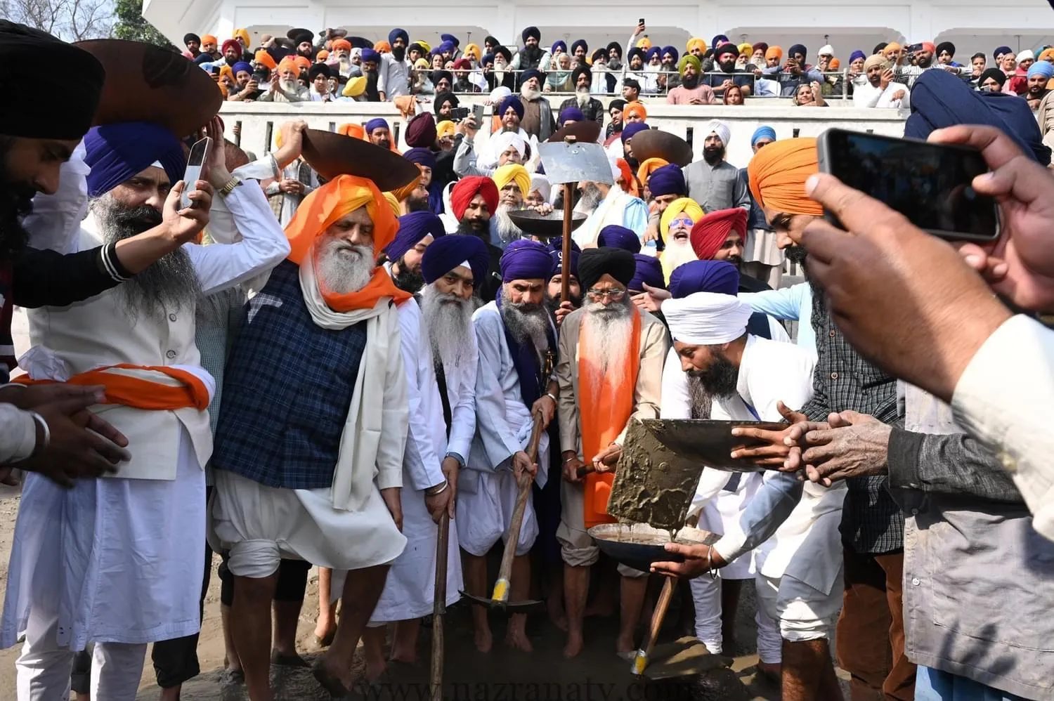 ਗੁਰਦੁਆਰਾ ਸ੍ਰੀ ਕੌਲਸਰ ਸਾਹਿਬ ਦੇ ਸਰੋਵਰ ਦੀ ਕਾਰ ਸੇਵਾ ਸ਼ੁਰੂ
