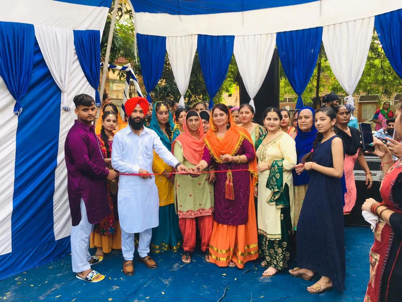 ਕਰਤਾਰਪੁਰ ਦੇ ਵਾਰਡ ਨੰਬਰ 10 ਦੀਆਂ ਔਰਤਾਂ ਵੱਲੋਂ ਮਨਾਇਆ ਗਿਆ ਤੀਆਂ ਦਾ ਤਿਉਹਾਰ
