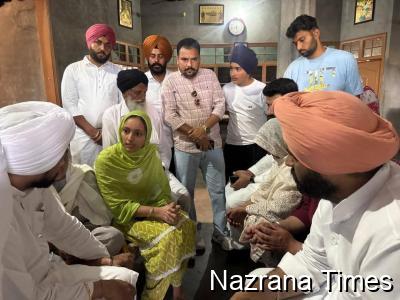 ਸਬ ਇੰਸਪੈਕਟਰ ਚਰਨਜੀਤ ਸਿੰਘ ਦੇ ਘਰ ਪਹੁੰਚੇ ਸਾਬਕਾ ਮੁੱਖ ਮੰਤਰੀ ਚਰਨਜੀਤ ਸਿੰਘ ਚੰਨੀ ਪਰਿਵਾਰ ਨਾਲ  ਦੁੱਖ ਸਾਂਝਾ ਕਰਦੇ ਹੋਏ ਭਾਵੁਕ 