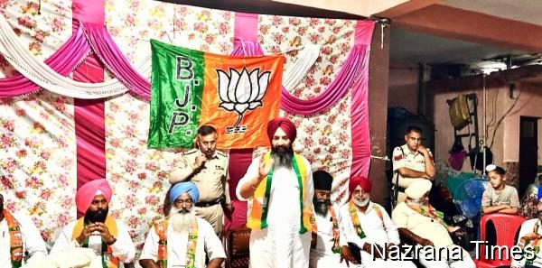 ਵਿਧਾਨ ਸਭਾ ਹਲਕਾ ਖਡੂਰ ਸਾਹਿਬ ਦੇ ਪਿੰਡ ਗੁਜਰਪੁਰਾ ਵਿਖੇ ਸੈਂਕੜੇ ਪਰਿਵਾਰ ਭਾਜਪਾ ਵਿੱਚ ਸ਼ਾਮਲ