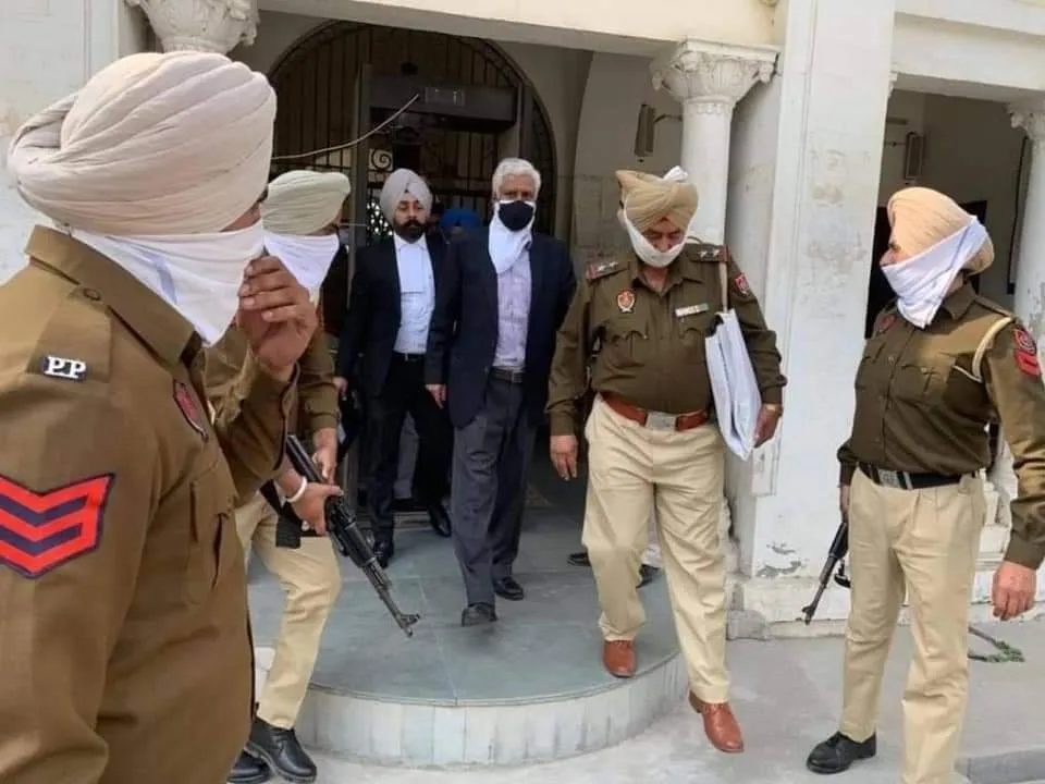 ਦੋਸਤੋ ਸਮਾਂ ਬੜੀ ਤਾਕਤਵਰ ਸ਼ੈ ਹੁੰਦੀ ਹੈ