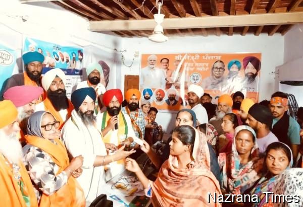 ਪਿੰਡ ਮਾਹਨੇ ਮੱਲੀਆਂ ਵਿਖੇ ਜ਼ਿਲ੍ਹਾ ਪ੍ਰਧਾਨ ਹਰਜੀਤ ਸਿੰਘ ਸੰਧੂ ਦੀ ਅਗਵਾਈ ਹੇਠ ਵਿਸ਼ਾਲ ਕੈਂਪ ਆਯੋਜਿਤ