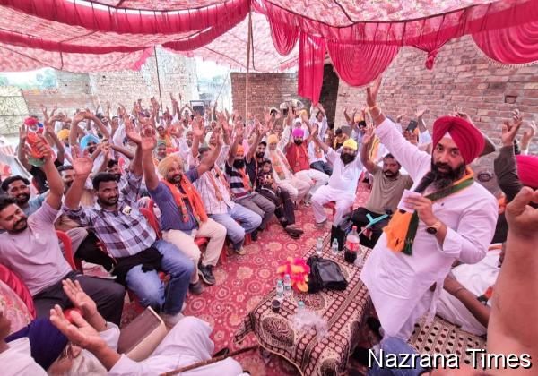 ਪਿੰਡ ਮਾਣਕਪੁਰ ਵਿਖੇ ਜ਼ਿਲ੍ਹਾ ਪ੍ਰਧਾਨ ਦੀ ਅਗਵਾਈ ਹੇਠ ਪੰਚਾਇਤ ਮੈਂਬਰ,ਸਾਬਕਾ ਪੰਚਾਇਤ ਮੈਂਬਰਾਂ ਸਮੇਤ ਸੈਂਕੜੇ ਲੋਕ ਭਾਜਪਾ ਵਿੱਚ ਸ਼ਾਮਲ