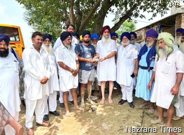 ਹੜ੍ਹ ਪੀੜਤ ਕਿਸਾਨਾਂ ਲਈ ਬ੍ਰਹਮਪੁਰਾ ਨੇ ਨਿੱਜੀ ਤੌਰ 'ਤੇ 50 ਹਜ਼ਾਰ ਰੁਪਏ ਖਰਚ ਕੇ ਬੰਦ ਪਏ ਕੰਮਾਂ ਨੂੰ ਮੁੜ ਲੀਹ 'ਤੇ ਪਾਇਆ