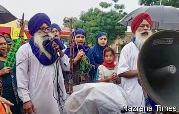ਪਿੰਡ ਖੁੱਡਾ ਵਿਖੇ ਵਰ੍ਹਦੇ ਮੀਂਹ 'ਚ ਸਜਾਇਆ ਨਗਰ ਕੀਰਤਨ, ਸ਼ਬਦ ਗੁਰੂ ਦੇ ਲੜ ਲੱਗਣ ਸੰਗਤਾਂ : ਜਥੇਦਾਰ ਜਗਜੀਤ ਸਿੰਘ ਨਿਹੰਗ