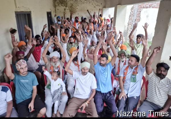 ਪਿੰਡ ਦੋਬਲੀਆਂ ਵਿਖੇ ਦਰਜਨਾਂ ਪਰਿਵਾਰ ਭਾਜਪਾ ਉਮੀਦਵਾਰ ਹਰਜੀਤ ਸਿੰਘ ਸੰਧੂ ਦੀ ਅਗਵਾਈ ਹੇਠ ਭਾਜਪਾ 'ਚ ਸ਼ਾਮਲ