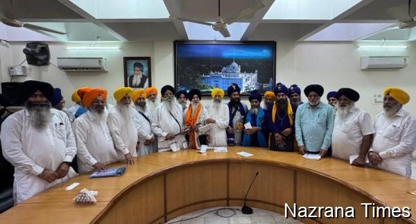 ਸ਼੍ਰੋਮਣੀ ਕਮੇਟੀ ਦੇ ਮੀਤ ਸਕੱਤਰ ਪ੍ਰੋ. ਸੁਖਦੇਵ ਸਿੰਘ ਨੂੰ ਸੇਵਾ ਮੁਕਤ ਹੋਣ ’ਤੇ ਕੀਤਾ ਸਨਮਾਨਤ