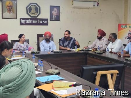 ਚੇਅਰਮੈਨ ਮਲਕੀਤ ਸਿੰਘ ਥਿੰਦ ਨੇ ਪੱਛੜੀਆਂ ਸ਼੍ਰੇਣੀਆਂ ਦੀ ਭਲਾਈ ਲਈ ਸਕੀਮਾਂ ਦਾ ਲਿਆ ਜਾਇਜਾ