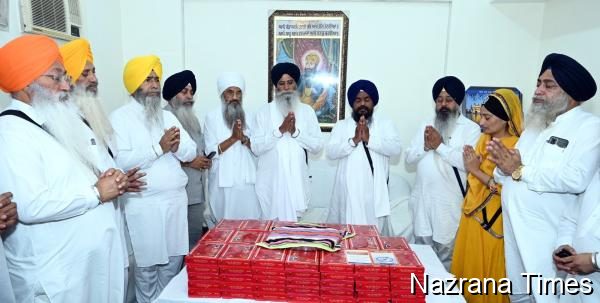 ਸ਼੍ਰੋਮਣੀ ਕਮੇਟੀ ਨੇ ਚੌਥੇ ਪਾਤਸ਼ਾਹ ਦੇ ਪ੍ਰਕਾਸ਼ ਪੁਰਬ ਸਬੰਧੀ ਦੁਕਾਨਦਾਰਾਂ ਨੂੰ ਦਿੱਤੇ ਸੱਦਾ ਪੱਤਰ