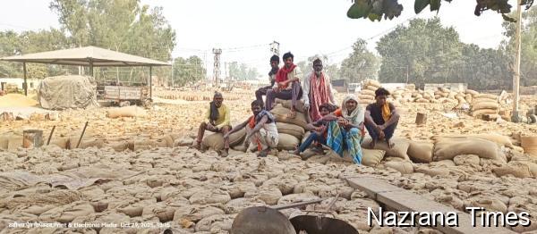 ਲਿਫਟਿੰਗ ਨਾ ਹੋਣ ਕਰਕੇ ਦਾਣਾ ਮੰਡੀ ਚੋਹਲਾ ਸਾਹਿਬ ਵਿਖੇ ਝੋਨੇ ਦੀਆਂ ਬੋਰੀਆਂ ਦੇ ਲੱਗੇ ਅੰਬਾਰ