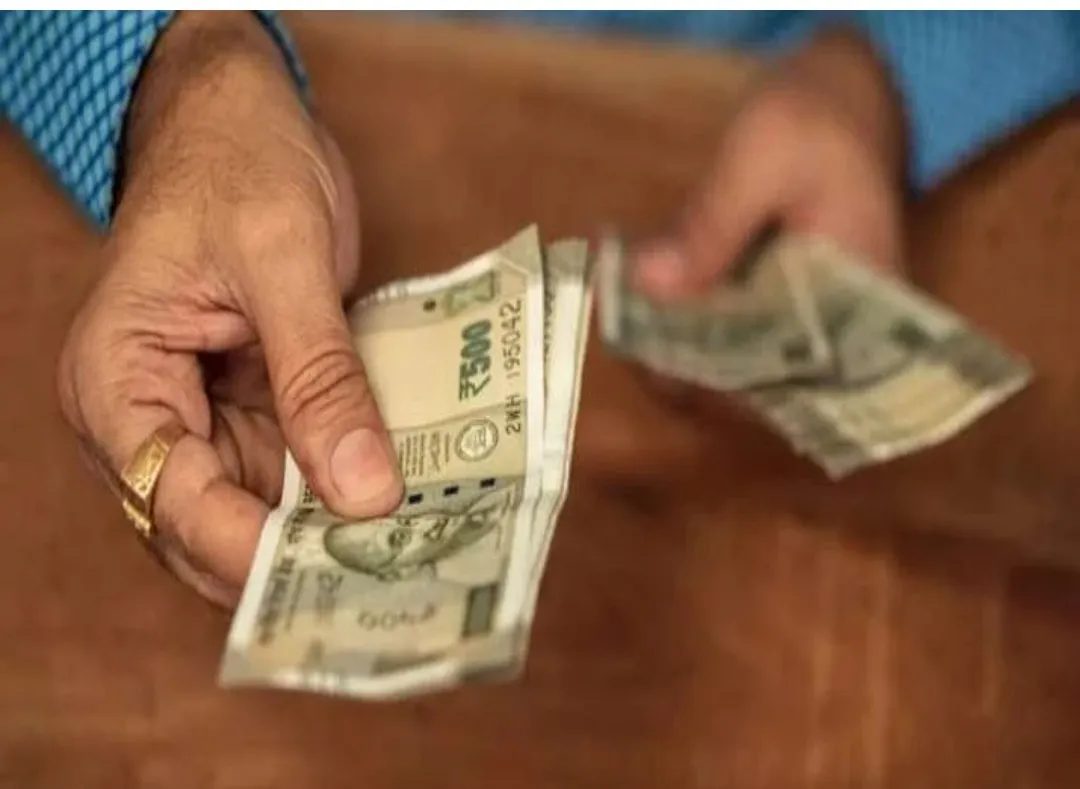 ਅਚਾਨਕ ਖਾਤੇ 'ਚ ਆਏ ਸਾਢੇ ਪੰਜ ਲੱਖ ਰੁਪਏ, ਬੈਂਕ ਨੇ ਵਾਪਸ ਮੰਗੇ ਤਾਂ ਪਿੰਡ ਵਾਸੀ ਨੇ ਕਿਹਾ, 'ਮੈਂ ਨਹੀਂ ਦੇਵਾਂਗਾ, ਮੋਦੀ ਜੀ ਨੇ ਭੇਜੇ'