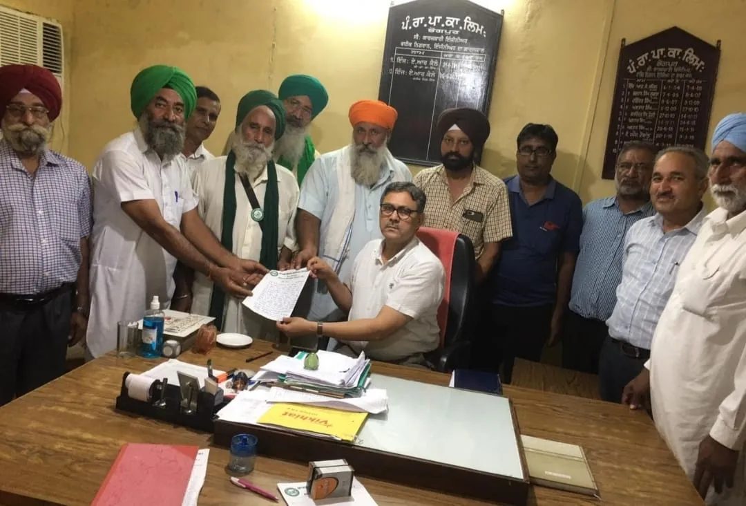 ਚਿੱਪ ਵਾਲੇ ਬਿਜਲੀ ਮੀਟਰਾਂ ਦੇ ਸਬੰਧ ਵਿੱਚ ਸੌਂਪਿਆ ਮੰਗ ਪੱਤਰ       