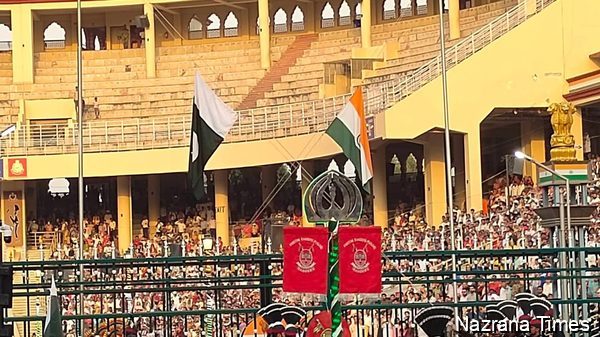 वाघा बॉर्डर पर हजारों लोगों ने मनाई मरका-ए-हक की वर्षगांठ