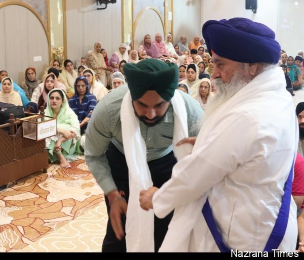 ਭਾਈ ਦਵਿੰਦਰ ਸਿੰਘ ਖਾਲਸਾ ਹੇਰਾਂ ਵਾਲਿਆਂ ਨੇ ਮੋਹਾਲੀ ਕਾਰਪੋਰੇਸ਼ਨ ਦੇ ਮੇਅਰ ਸ. ਸਰਬਜੀਤ ਸਿੰਘ ਸਮਾਣਾ ਦਾ ਕੀਤਾ ਸਨਮਾਨ