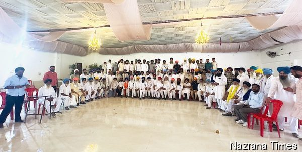 ਸ਼ਾਹਬਾਜਪੁਰ 'ਚ ਅਕਾਲੀ ਆਗੂਆਂ ਦੀ ਇਕੱਤਰਤਾ;ਬੀਬਾ ਰਮਨਦੀਪ ਕੌਰ ਅਤੇ ਸਰਪੰਚ ਬਿੱਲਾ ਸ਼ੇਰੋਂ ਨੂੰ ਦਿੱਤਾ ਭਰਪੂਰ ਸਮਰਥਨ