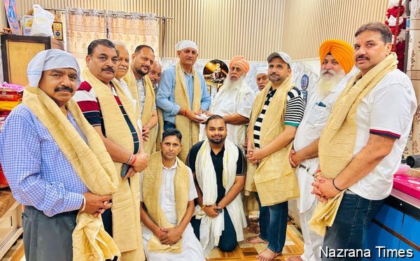 ਬਾਬਾ ਸਰਬਜੀਤ ਸਿੰਘ ਭੱਲਾ ਤੇ ਖਮਾਣੋਂ ਵਾਸੀਆਂ ਵੱਲੋਂ ਅਮਰਨਾਥ ਯਾਤਰਾ ਲਈ 1 ਲੱਖ 15 ਹਜਾਰ 1 ਸੌ ਰੁਪਏ ਦੀ ਰਾਸ਼ੀ ਦਿੱਤੀ