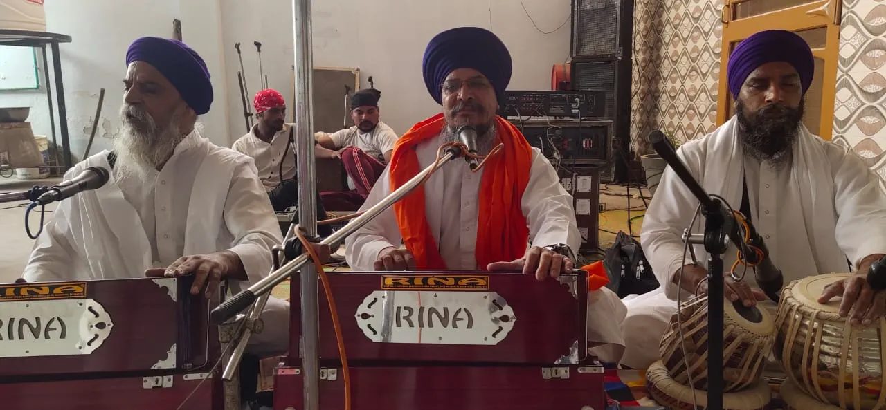 ਧੰਨ ਬਾਬਾ ਦੀਪ ਸਿੰਘ ਜੀ ਦੇ ਅਸਥਾਨ ਤੇ   ਕੀਰਤਨ ਦਰਬਾਰ ਸਜਾਏ 