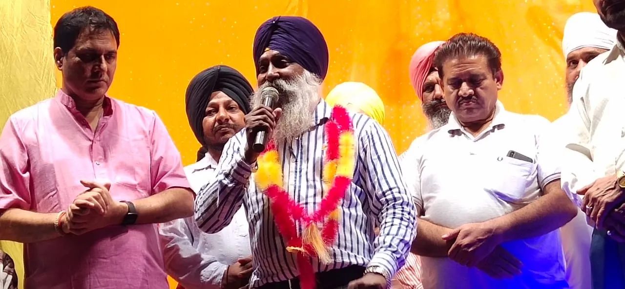 ਅਮਰਜੀਤ ਸਿੰਘ ਜੰਡੀਰ ਨੇ  ਰੀਬਨ ਕੱਟ ਕੇ ਰਾਮਲੀਲਾ ਦਾ  ਉਦਘਾਟਨ ਕੀਤਾ