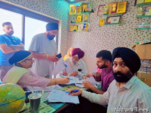 ਐਸ.ਆਈ.ਆਰ. ਵਾਲੇ ਵੋਟਰ ਫਾਰਮ ਭਰਨ ਲਈ ਸਮਾਜ ਸੇਵਕ ਡਾ.ਬਾਵਾ ਵਲੋਂ ਲਗਾਇਆ ਗਿਆ ਵਿਸ਼ੇਸ਼ ਕੈੰਪ