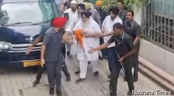 ਸਿੱਖ  ਰਹਿਤ ਮਰਿਆਦਾਵਾਂ ਦਾ ਘਾਣ ਕਰਨ ਵਾਲੇ ਪਰਿਵਾਰ ਸੁਖਬੀਰ ਬਾਦਲ 'ਤੇ ਮਾਤਾ ਸਾਹਿਬ ਕੌਰ ਗੁਰਦੁਆਰਾ ਨਾਂਦੇੜ ਸਾਹਿਬ ਵਿਖੇ ਕੀਤਾ ਹਮਲਾ ਜਾਇਜ਼.?