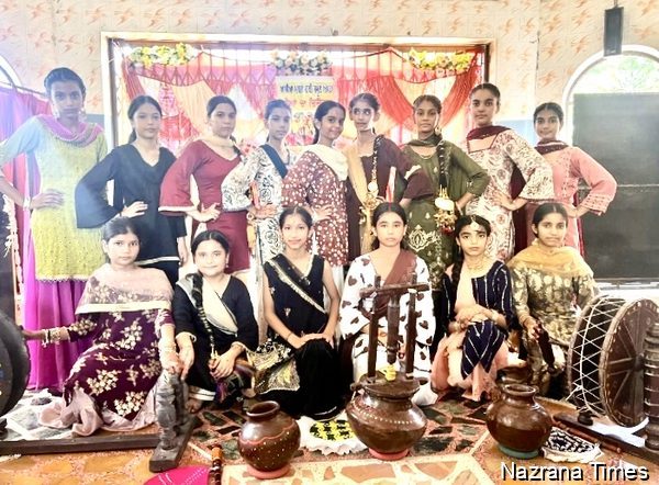 ਆਰੀਆ ਮਾਡਲ ਹਾਈ ਸਕੂਲ ਅੱਪਰਾ ਵਿਖੇ ਮਨਾਇਆ ਤੀਆਂ ਦਾ ਮੇਲਾ