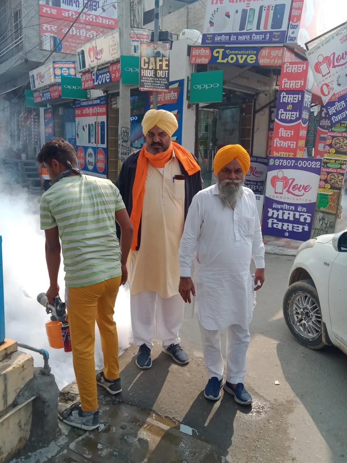 ਆਮ ਆਦਮੀ ਪਾਰਟੀ ਦੇ ਸੀਨੀਅਰ  ਆਗੂ ਸੁਖਜਿੰਦਰ ਸਿੰਘ ਵਾਂਦਰ ਨੇ ਆਪਣੇ ਖਰਚ ਤੇ ਕਰਵਾਈ  ਫੌਗਿੰੰਗ
