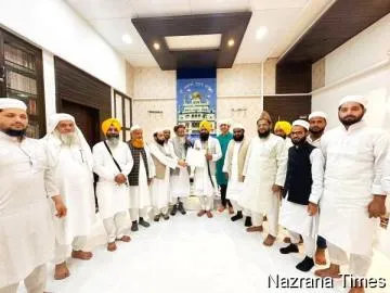 Meeting between a Muslim community delegation and Jathedar of Sri Akal Takht Sahib