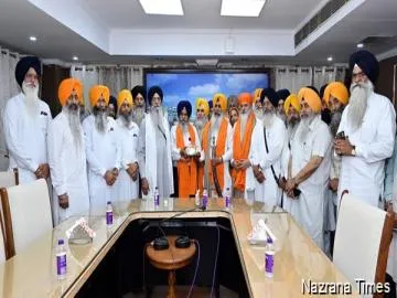 ਸ਼੍ਰੋਮਣੀ ਕਮੇਟੀ ਦੇ ਮੀਤ ਸਕੱਤਰ ਸ. ਕੁਲਦੀਪ ਸਿੰਘ ਰੋਡੇ, ਸ. ਪਲਵਿੰਦਰ ਸਿੰਘ ਤੇ ਹੋਰ ਮੁਲਾਜ਼ਮਾਂ ਨੂੰ ਸੇਵਾ ਮੁਕਤ ਹੋਣ ’ਤੇ ਕੀਤਾ ਸਨਮਾਨਤ