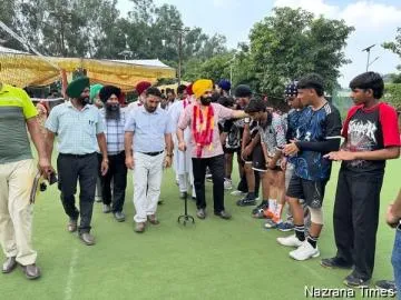 70ਵੀਆਂ ਜਿਲ੍ਹਾ ਪੱਧਰੀ ਸਕੂਲ਼ ਖੇਡਾਂ ਦੇ ਚੌਥੇ ਦਿਨ ਖ਼ਿਡਾਰੀਆਂ ਨੂੰ ਅਸ਼ੀਰਵਾਦ ਦੇਣ ਲਈ ਚੇਅਰਮੈਨ ਕੰਵਰ ਇਕਬਾਲ ਨੇ ਕੀਤੀ ਸ਼ਿਰਕਤ