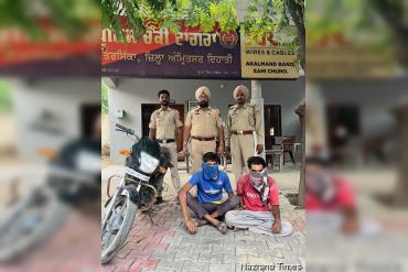 ਪੁਲੀਸ ਚੌਂਕੀ ਟਾਂਗਰਾ ਨੇ ਚੋਰੀ ਦੇ ਮੋਟਰਸਾਈਕਲ ਸਮੇਤ ਦੋ ਵਿਅਕਤੀਆਂ ਨੂੰ ਕਾਬੂ ਕੀਤਾ।
