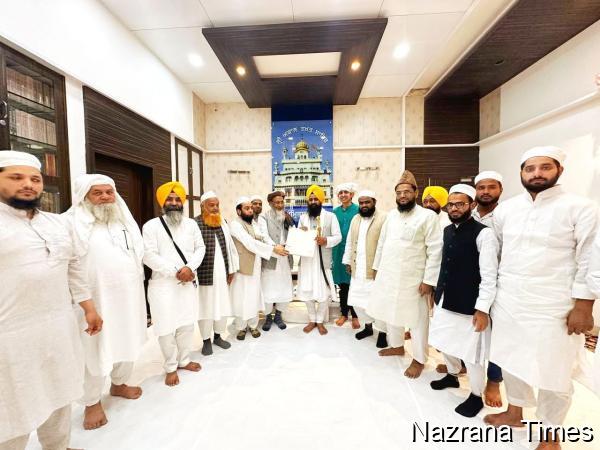 Meeting between a Muslim community delegation and Jathedar of Sri Akal Takht Sahib