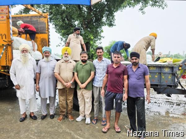 ਸਰੱਬਤ ਦਾ ਭਲਾ ਟਰੱਸਟ ਨੇ ਅਜਨਾਲਾ ਦੇ ਹੜ੍ਹ ਪੀੜਤਾਂ ਨੂੰ 20 ਟਨ ਪਸ਼ੂ-ਚਾਰਾ ਵੰਡਿਆ