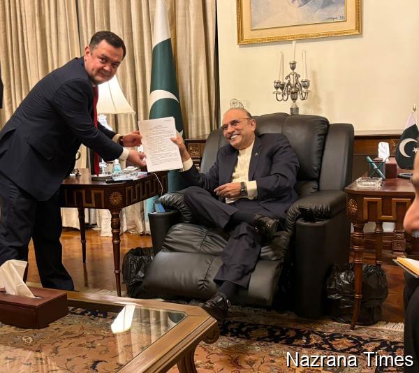 राष्ट्रपति ज़रदारी ने उज्बेक राष्ट्रपति के निमंत्रण का स्वागत किया, द्विपक्षीय संबंधों को मजबूत करने पर ज़ोर